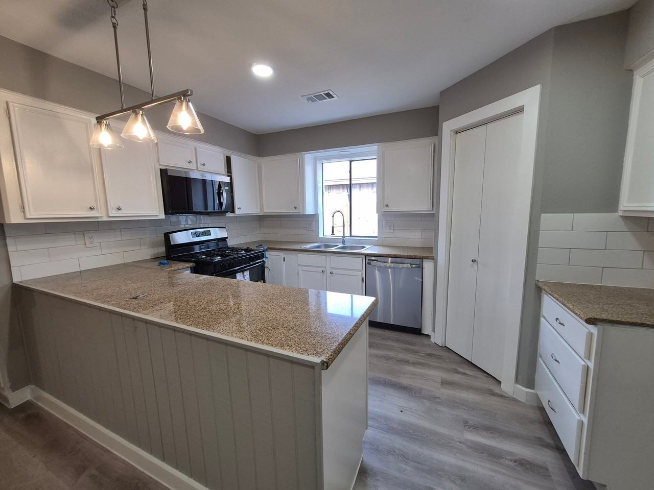 3706 Verhalen Ave - Photo 7 of 28