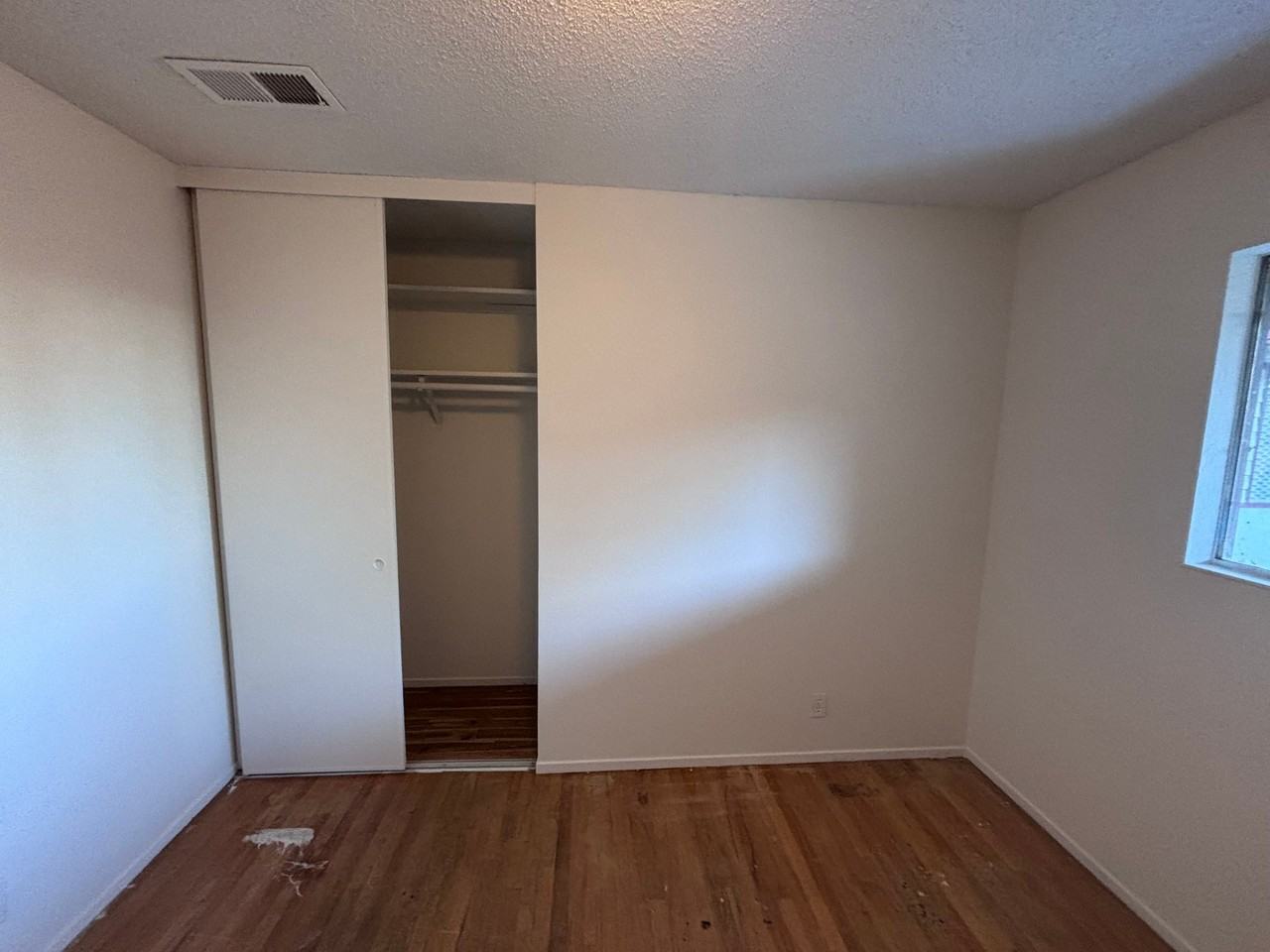 125 Mills Pl - Photo 6 of 7