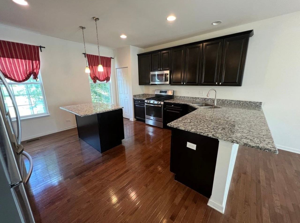 4014 Pompton Ct - Photo 2 of 12