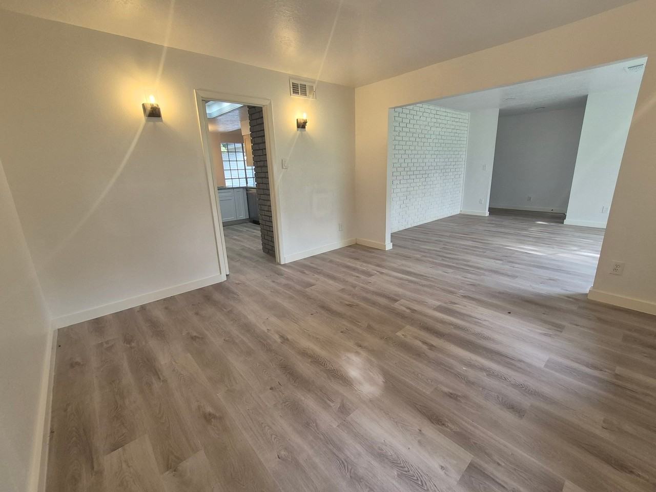 10603 Hillcroft Ave - Photo 6 of 29