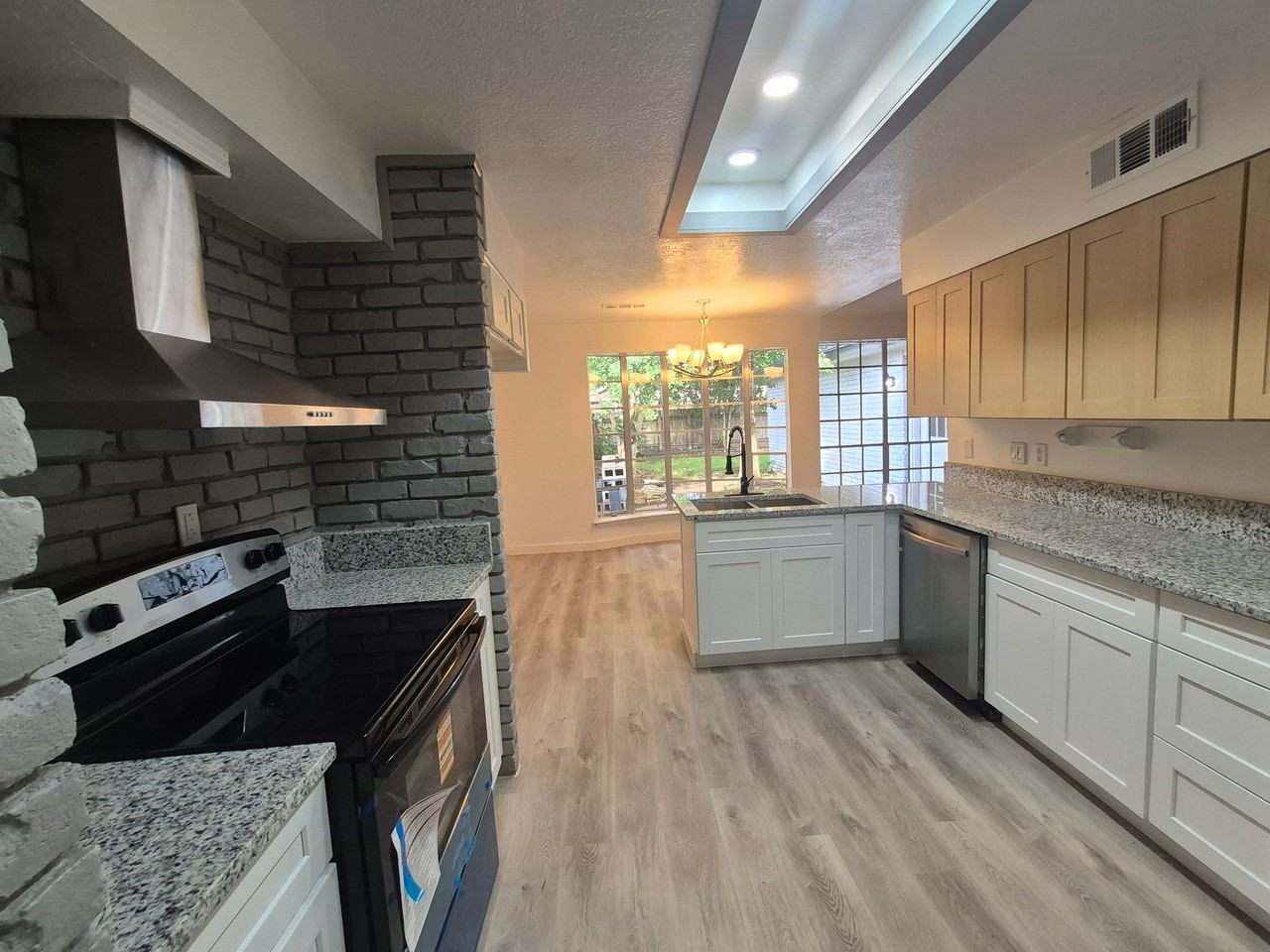 10603 Hillcroft Ave - Photo 7 of 29