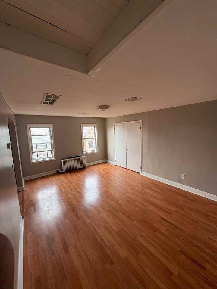 105 N High St #3 - Photo 4 of 7