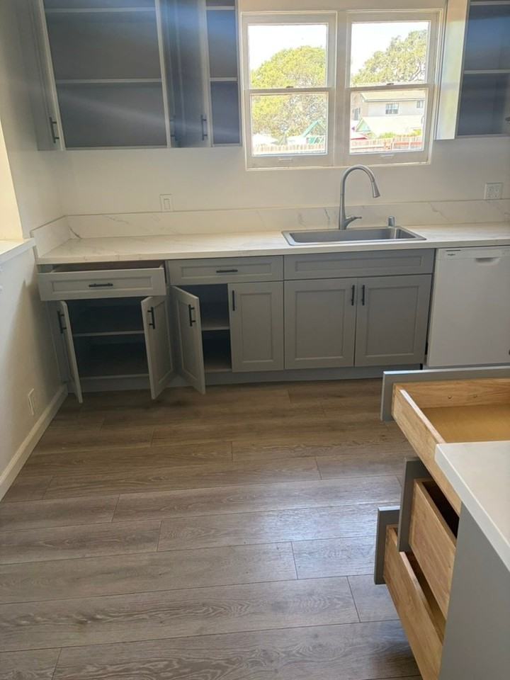 1531 Newport Ave - Photo 2 of 7