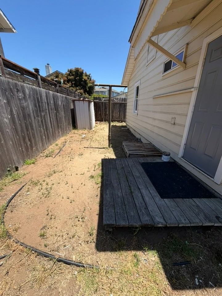 1531 Newport Ave - Photo 3 of 7
