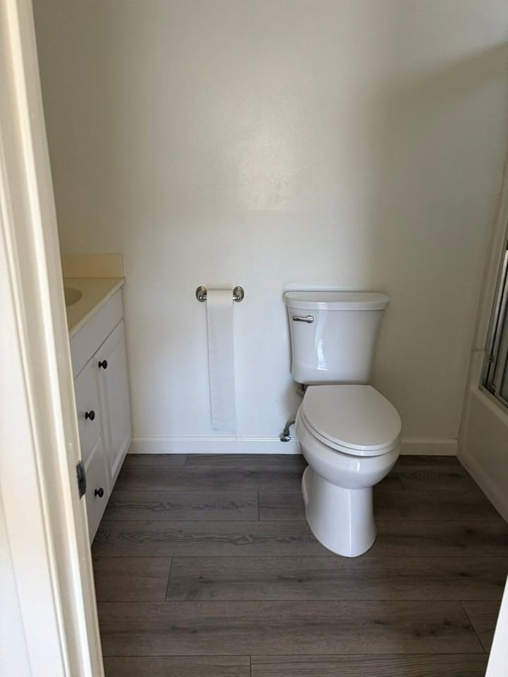 1531 Newport Ave - Photo 4 of 7