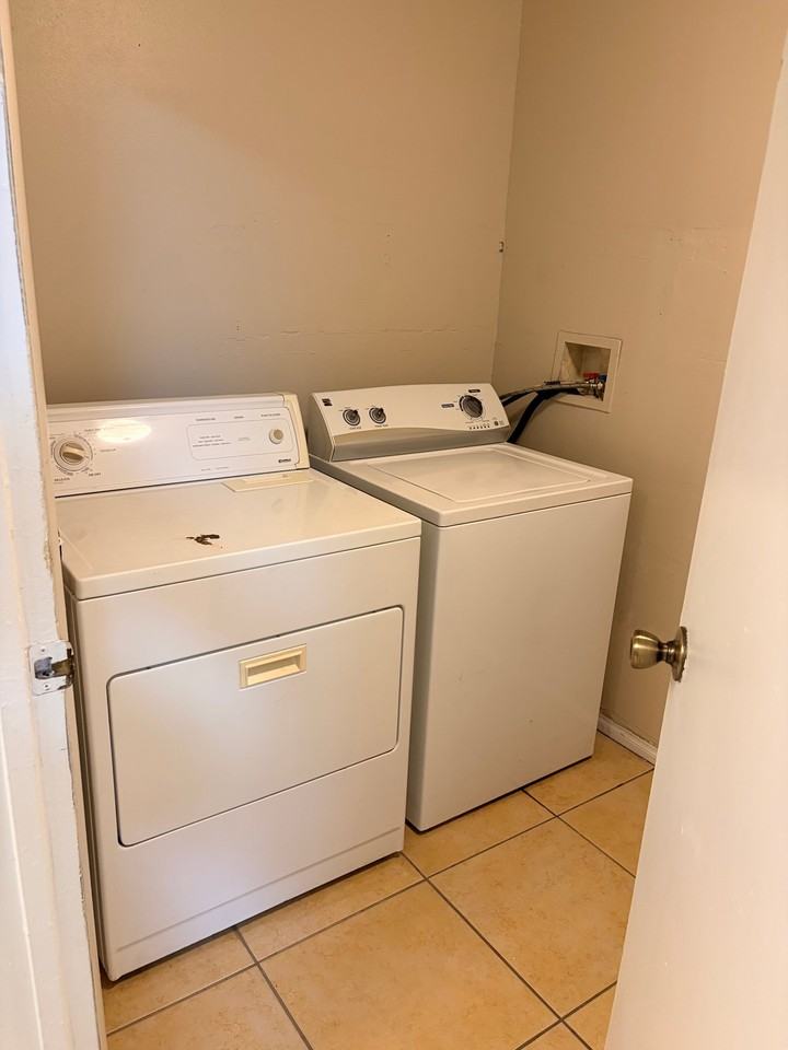 4392 Springdale Ct - Photo 4 of 12