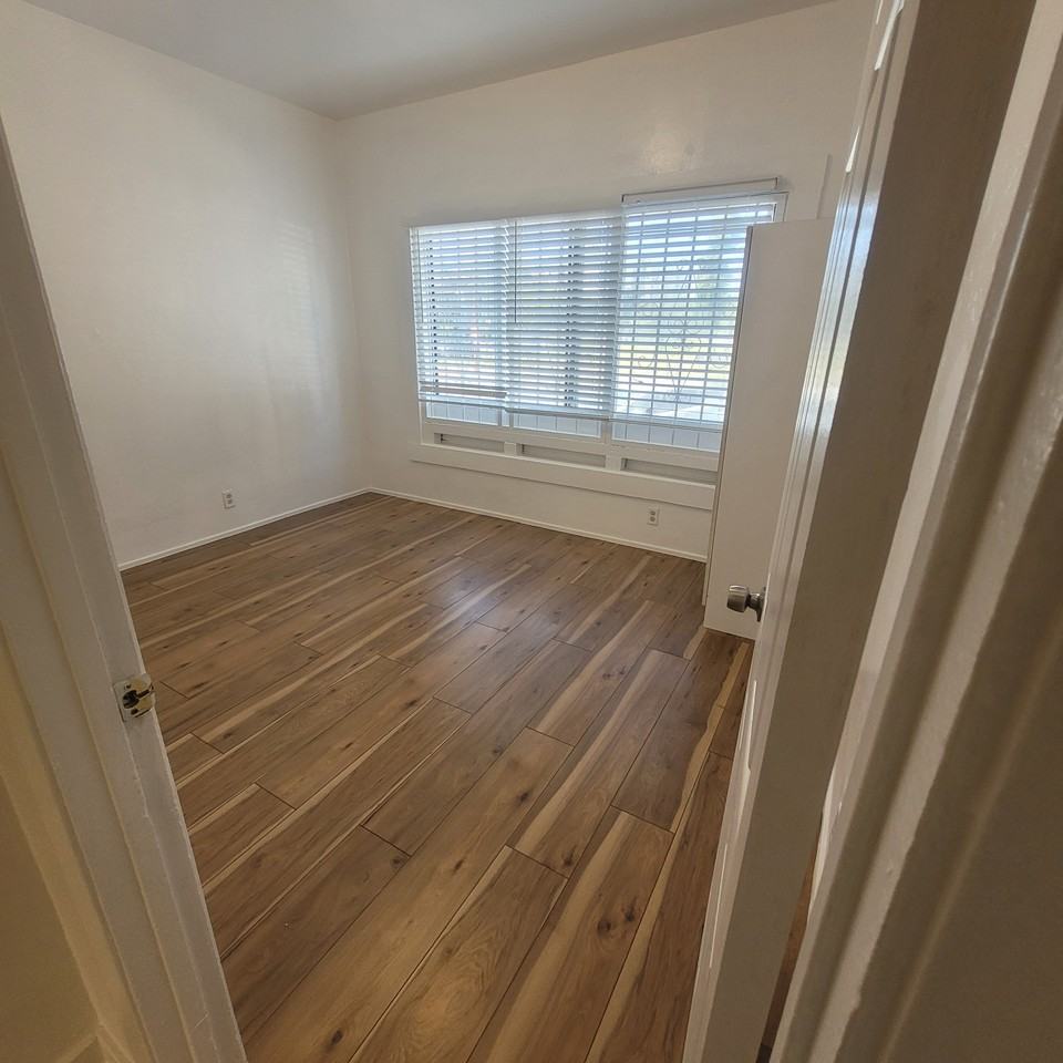 635 10th St #635 - Photo 3 of 16