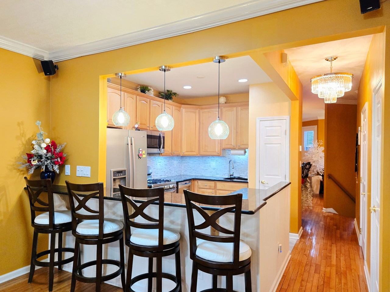 324 Winthrop Dr - Photo 4 of 20