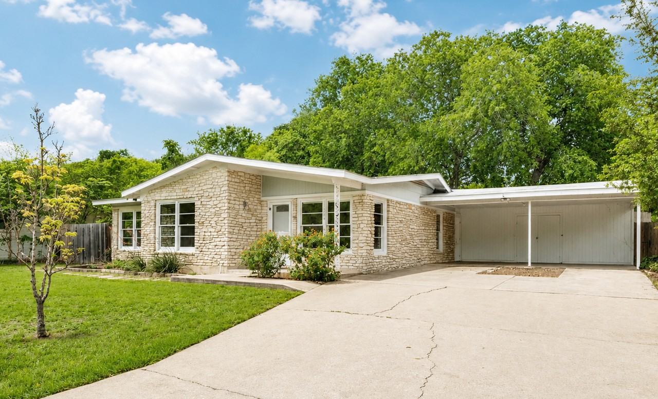 11504 Oakwood Dr #NA - Photo 2 of 25