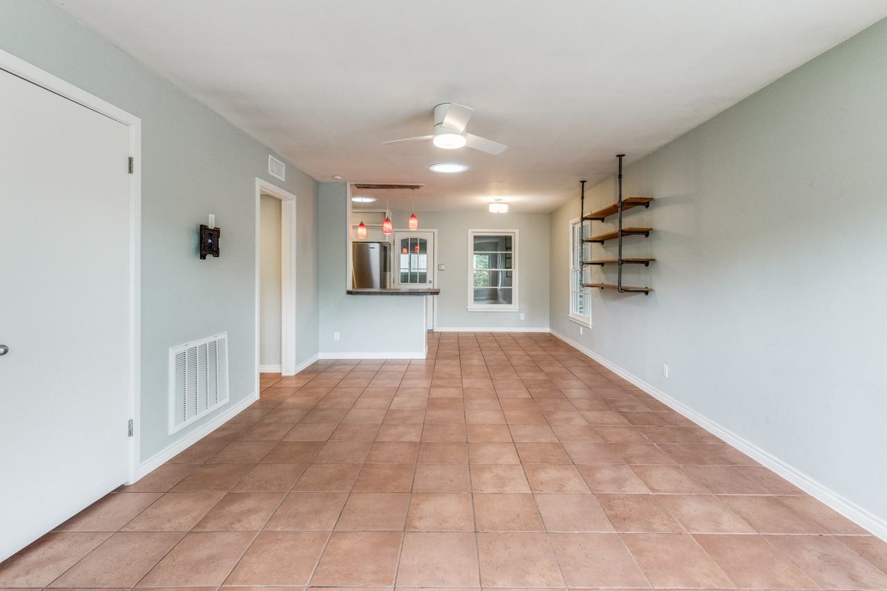 11504 Oakwood Dr #NA - Photo 5 of 25