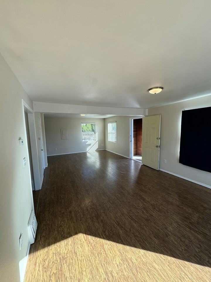 2804 McLeod Road - Photo 3 of 29