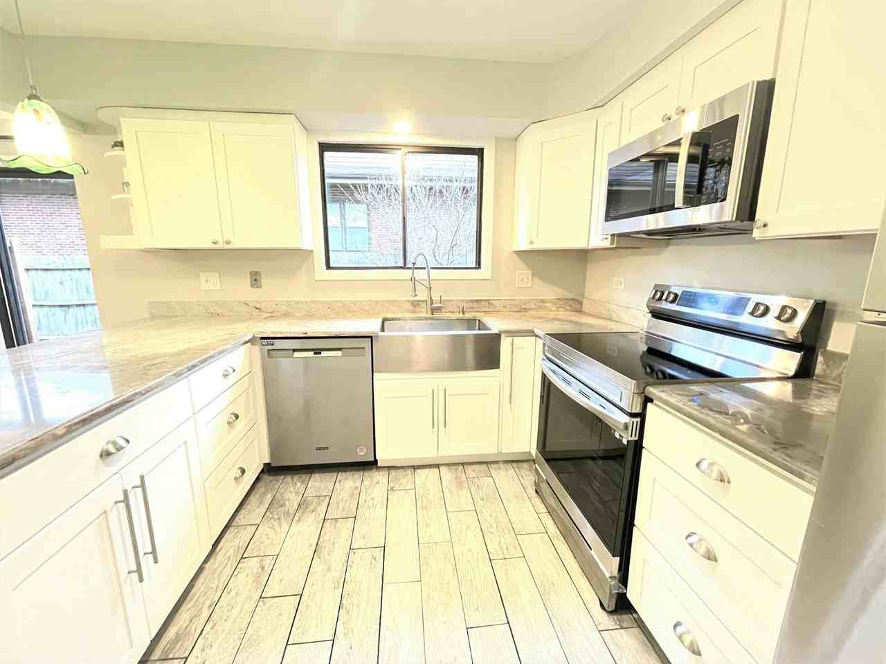 1750 Henley Street, Unit 25 - Photo 3 of 15