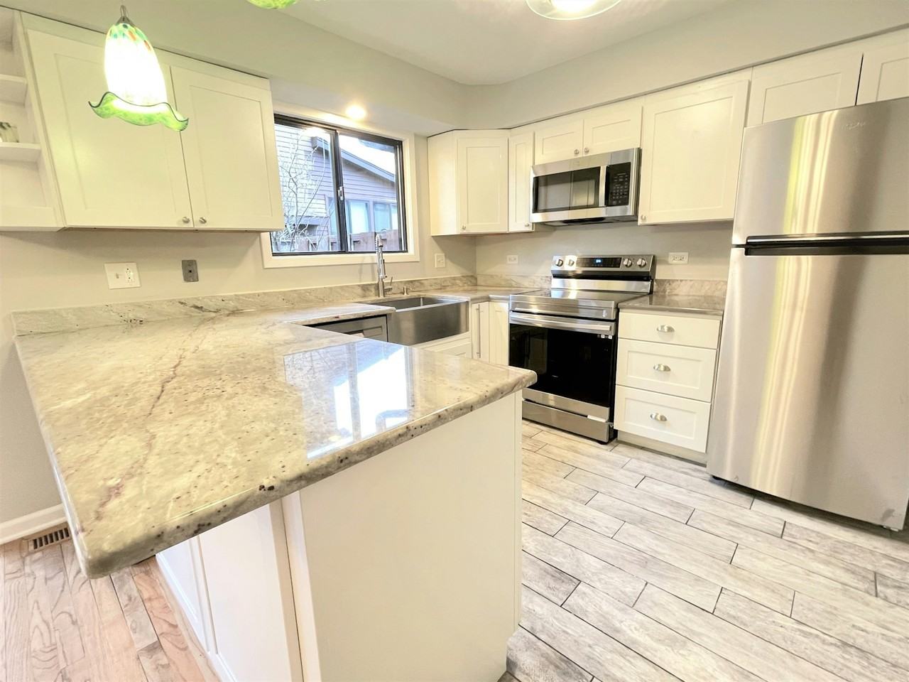 1750 Henley Street, Unit 25 - Photo 5 of 15