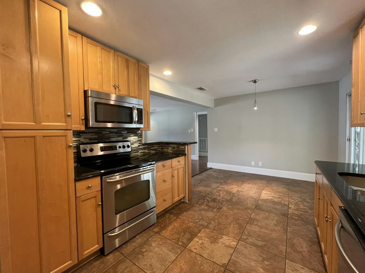 1313 Casa Vale Drive - Photo 5 of 27