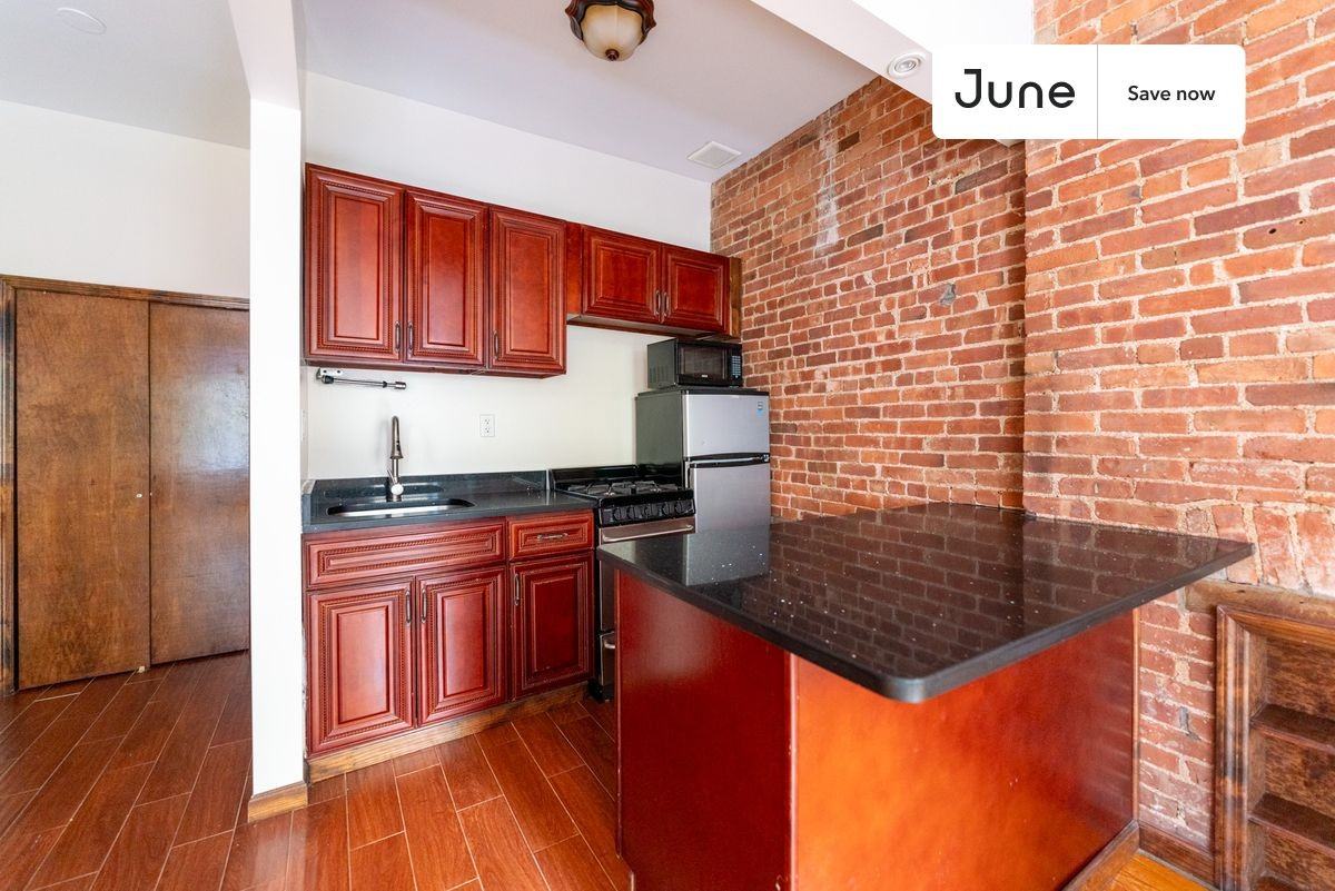 349 W 46th St #2S - Photo 2 of 13