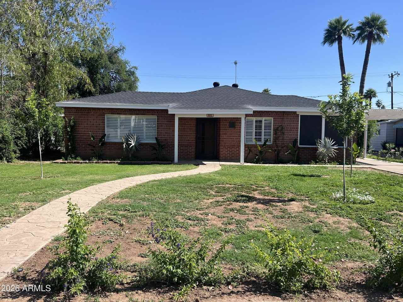 801 W Earll Dr - Photo 2 of 35