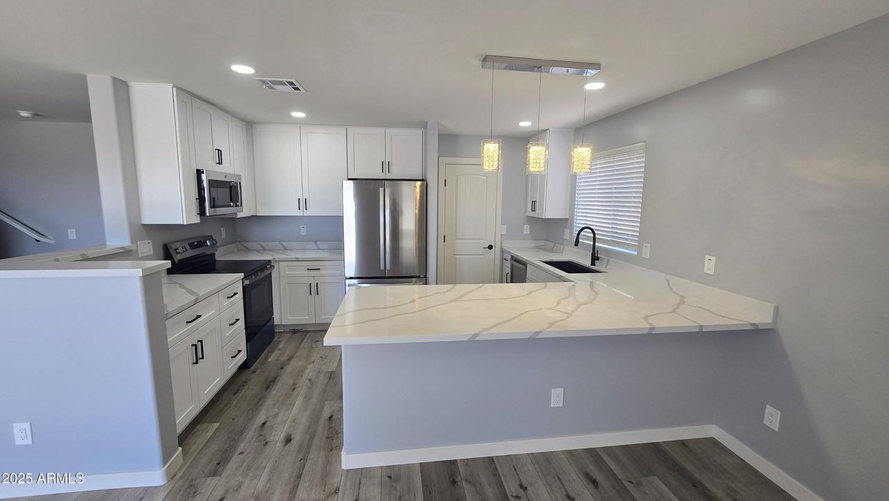 23451 N El Frio Ct - Photo 2 of 48