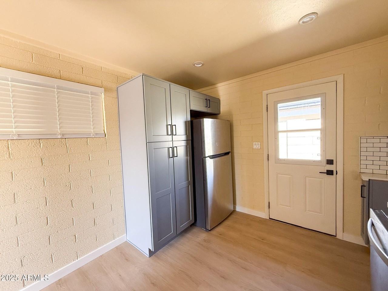 1312 W 5th St - Photo 2 of 23
