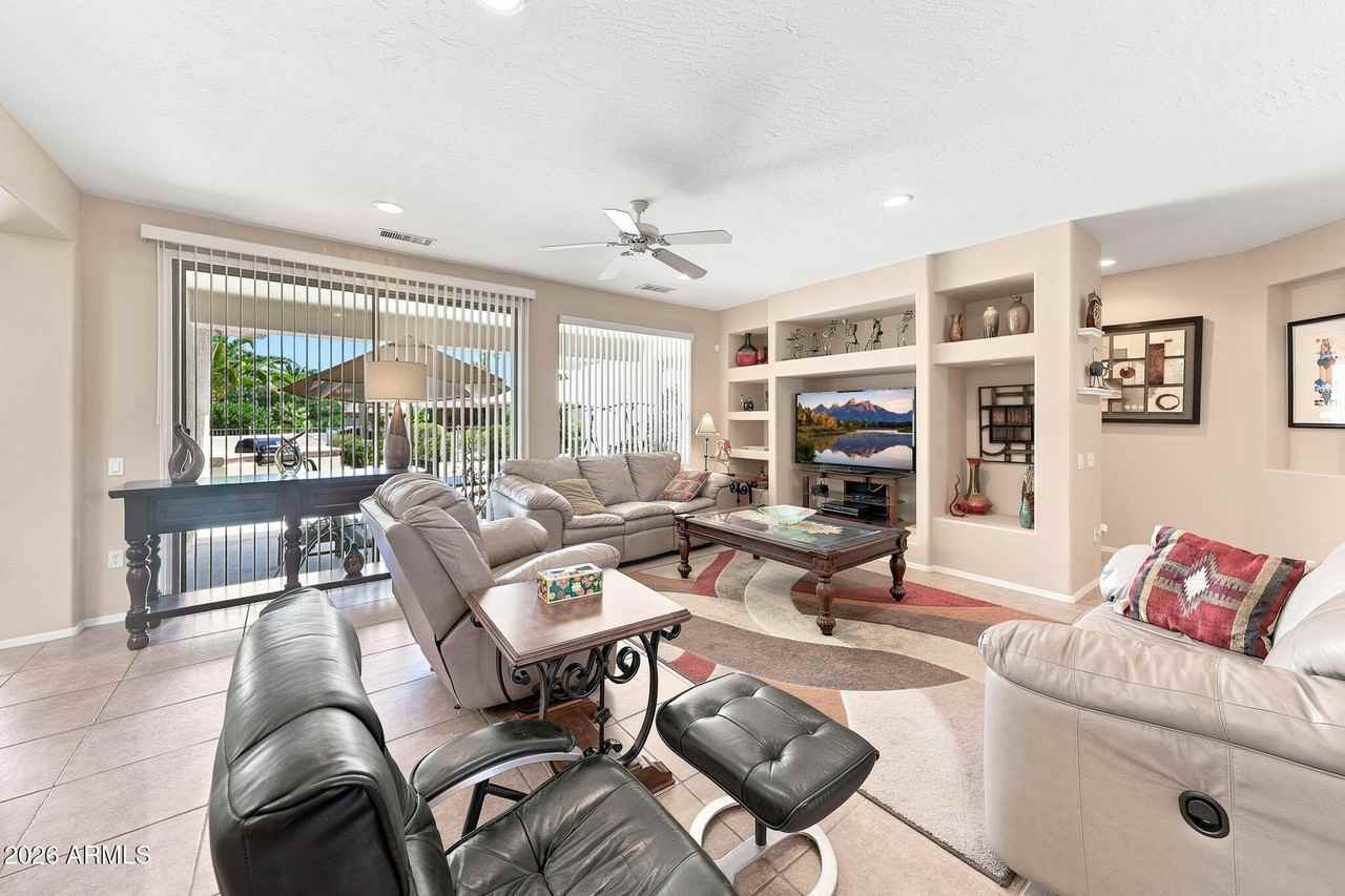 20093 N Rawhide Way - Photo 7 of 48