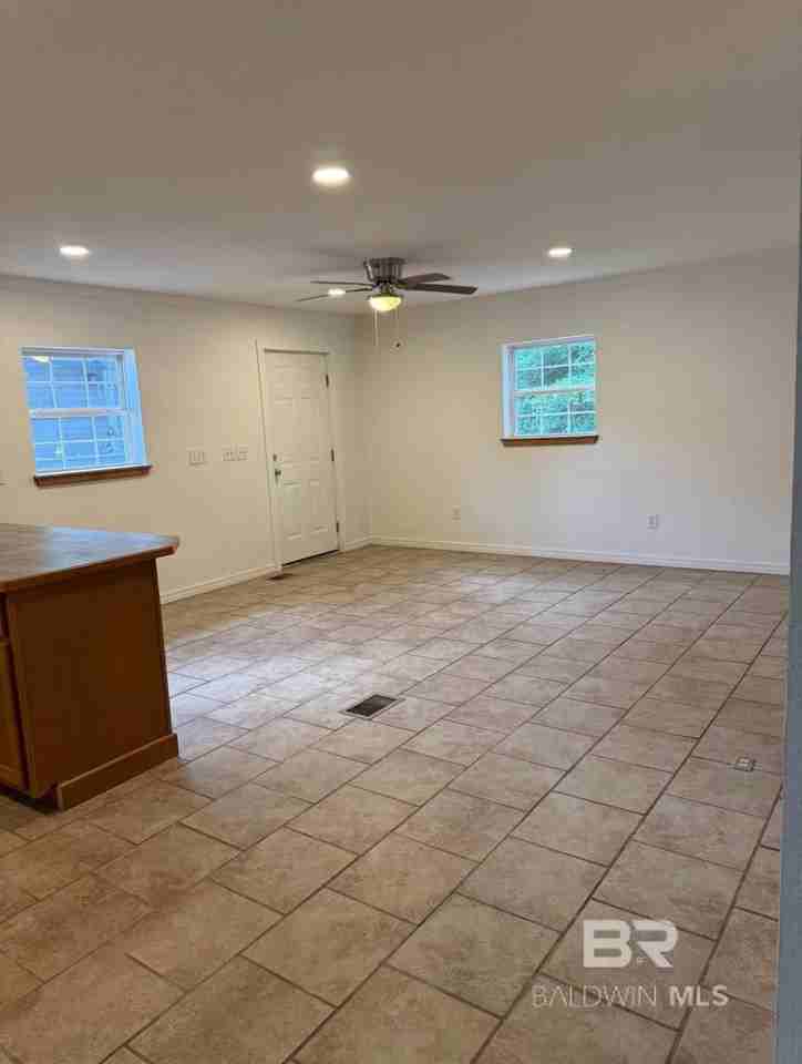 18786 Hillside Cir S - Photo 7 of 9
