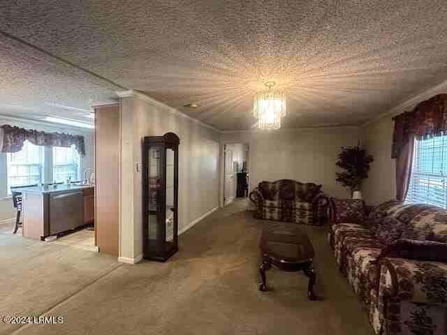29 Mike Dr - Photo 7 of 40