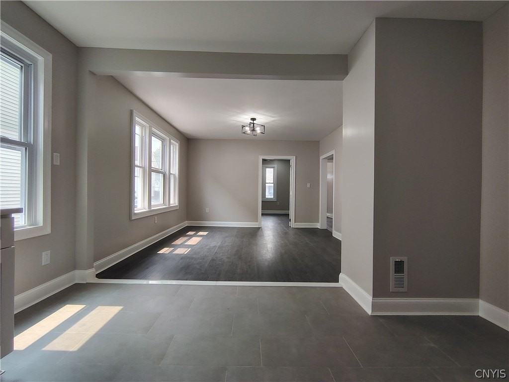 1539 Taylor Ave - Photo 5 of 15