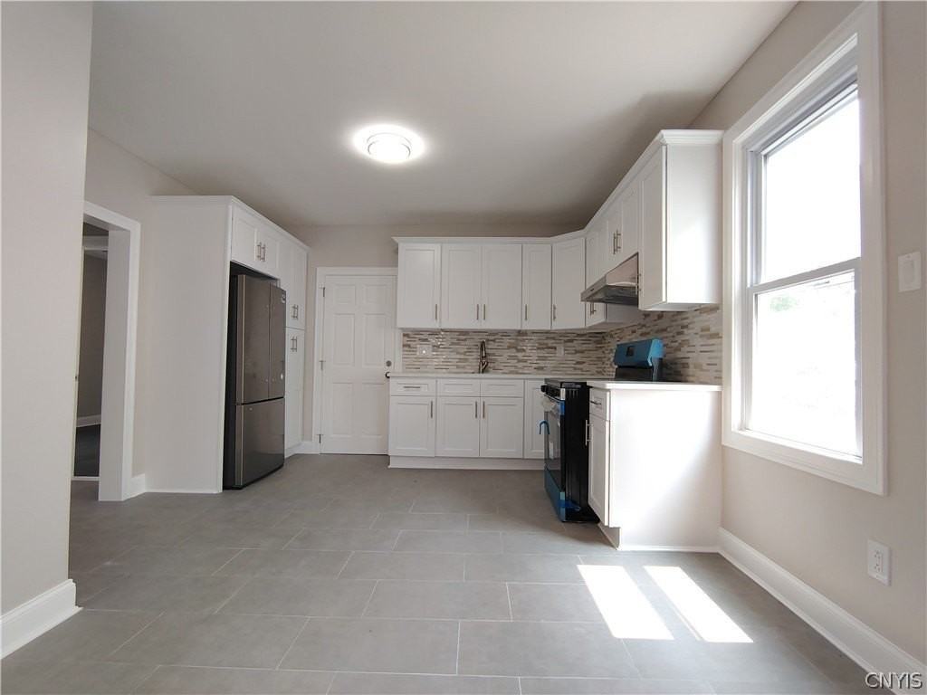 1539 Taylor Ave - Photo 6 of 15