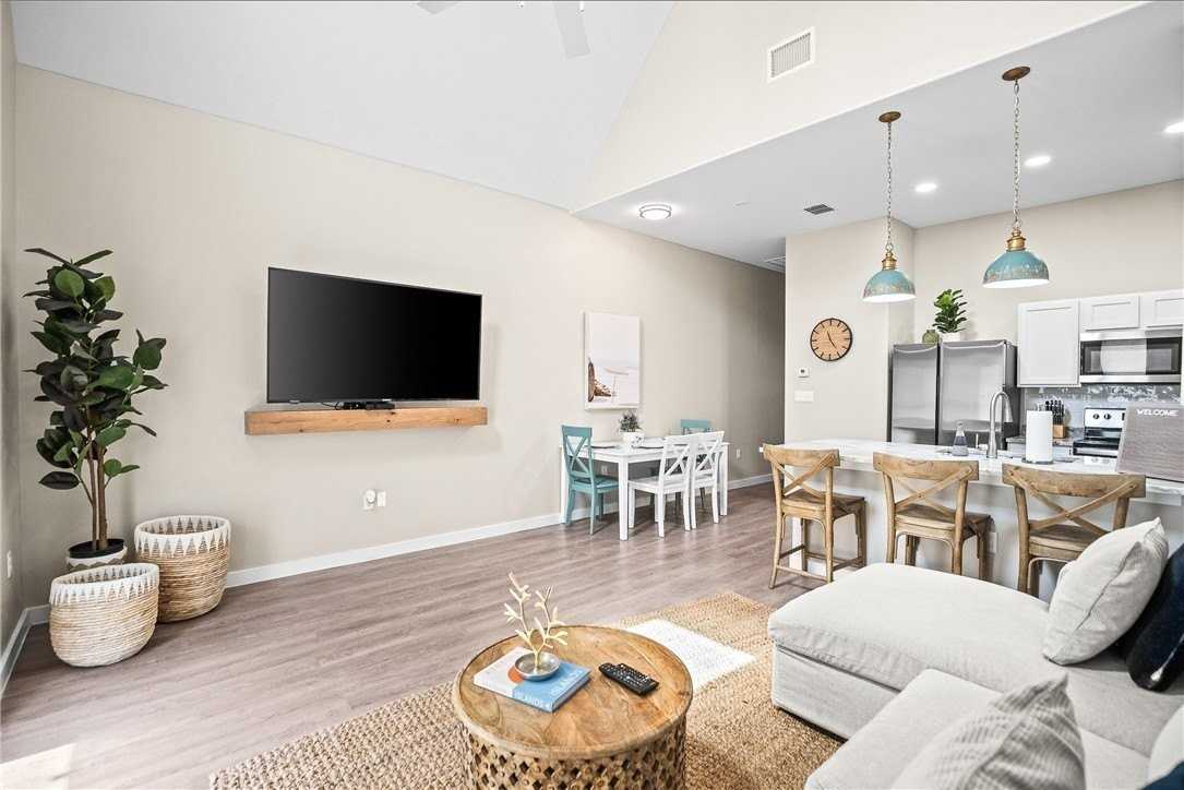 14905 Smugglers Cove Dr - Photo 3 of 7