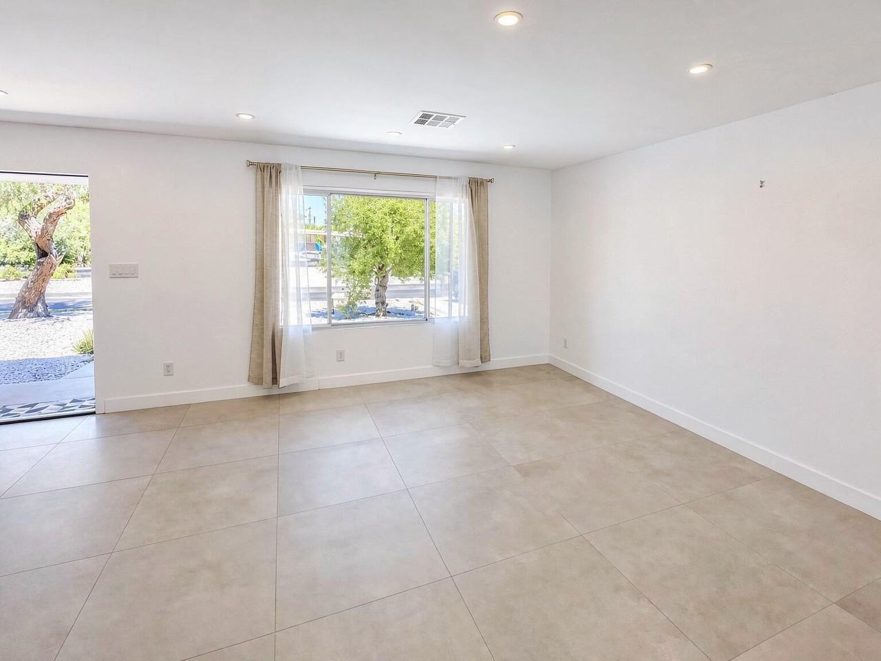 2175 N Sandra Rd - Photo 4 of 12