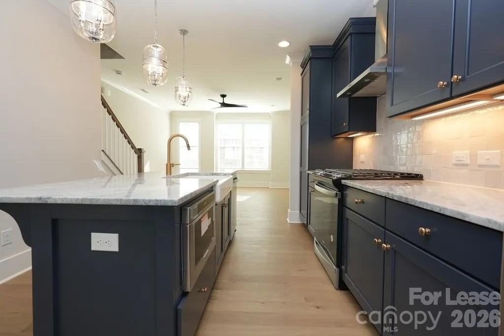 1405 Kenilworth Ave - Photo 4 of 32