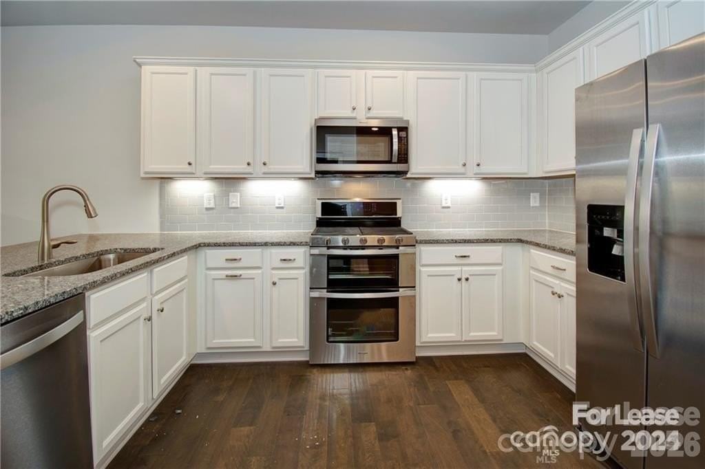 3126 Glenn Hope Way - Photo 2 of 23