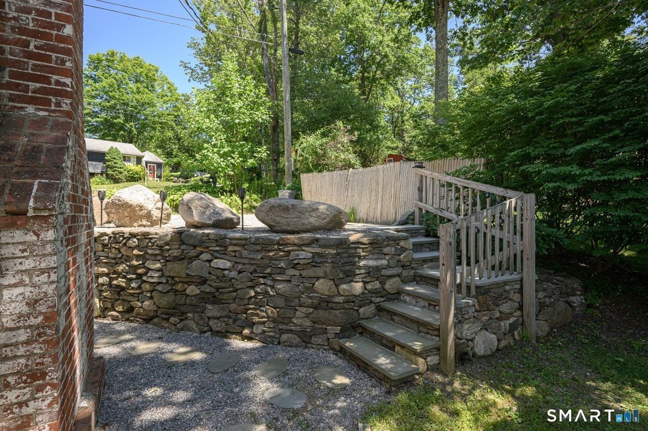 27 Dilliston Rd - Photo 4 of 40