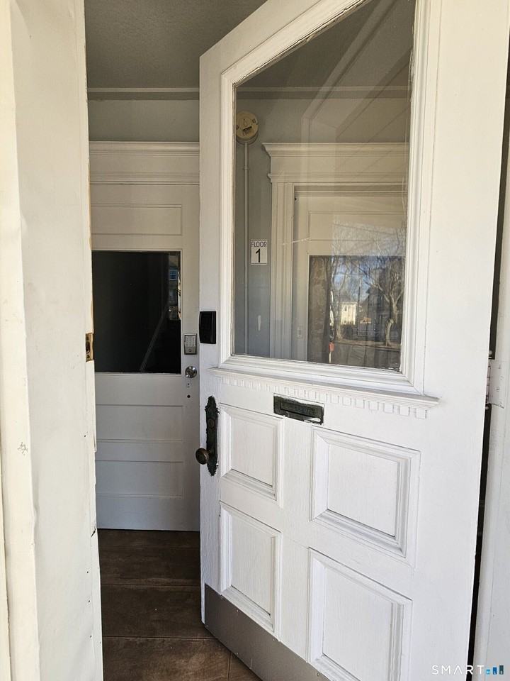 592 Laurel Ave #2ndFL - Photo 4 of 27
