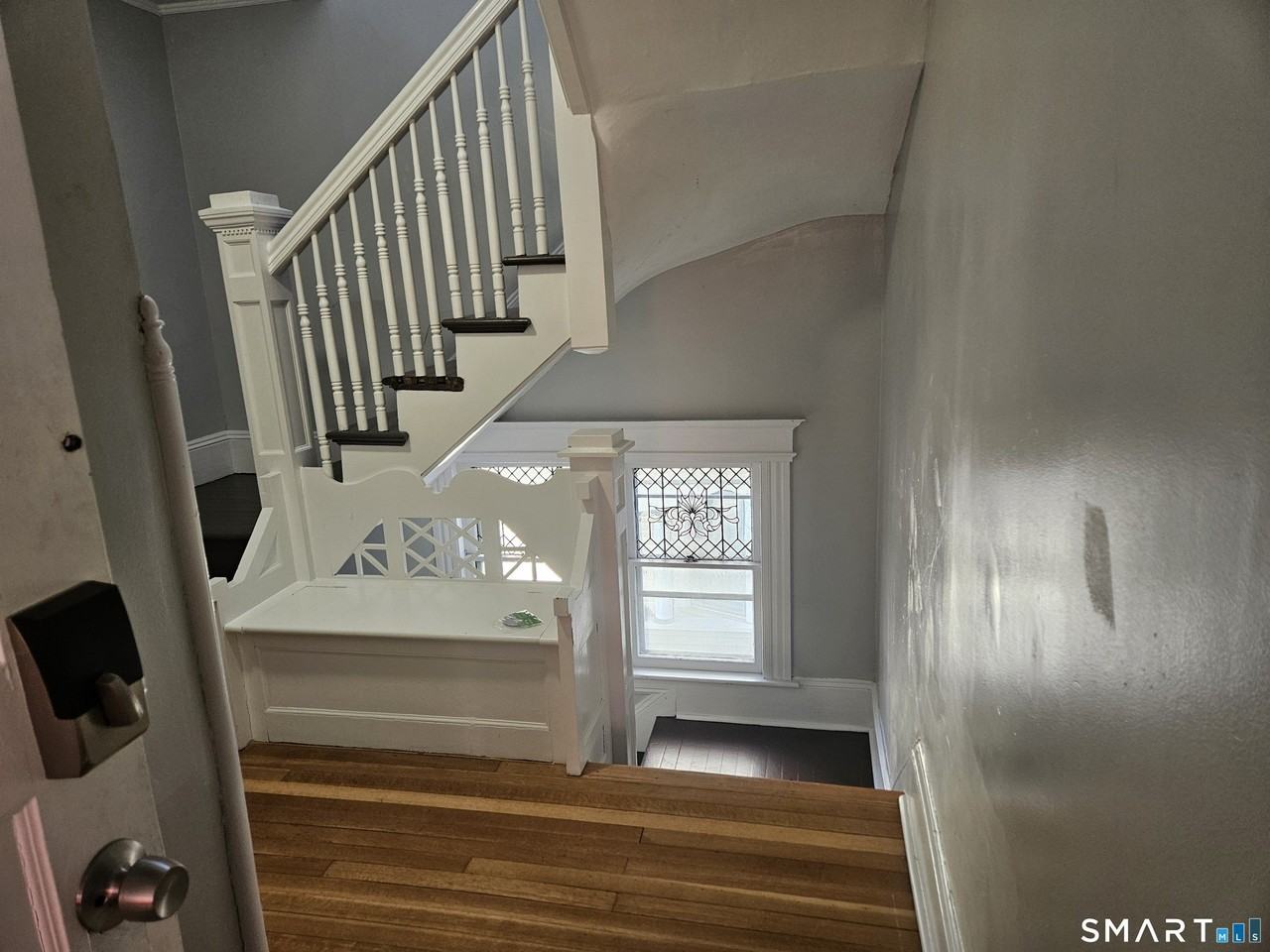 592 Laurel Ave #2ndFL - Photo 7 of 27