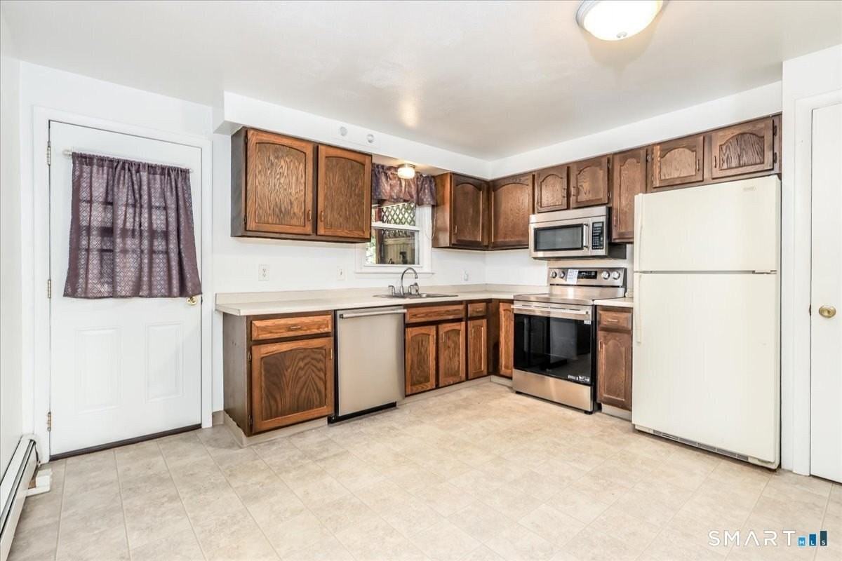 51 Rice Ln - Photo 6 of 22