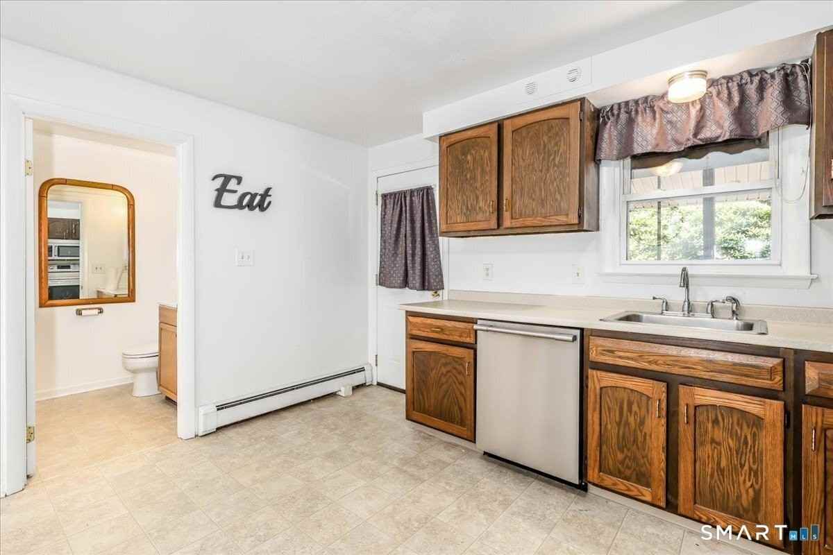51 Rice Ln - Photo 7 of 22