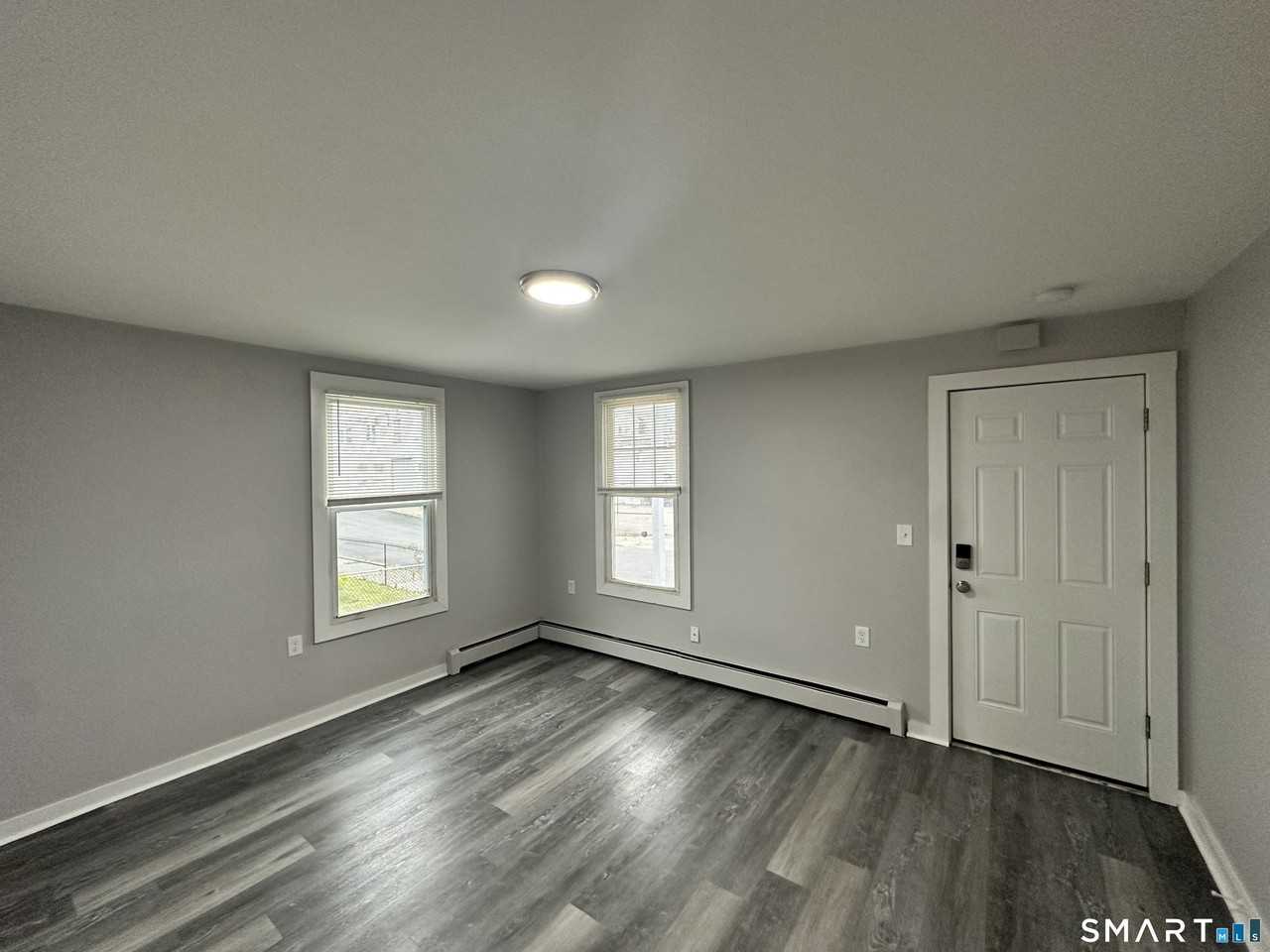 82 W Coit St #1 - Photo 4 of 17