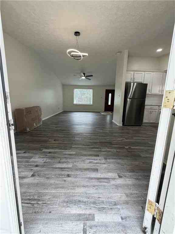 4003 Overland Trl - Photo 2 of 28