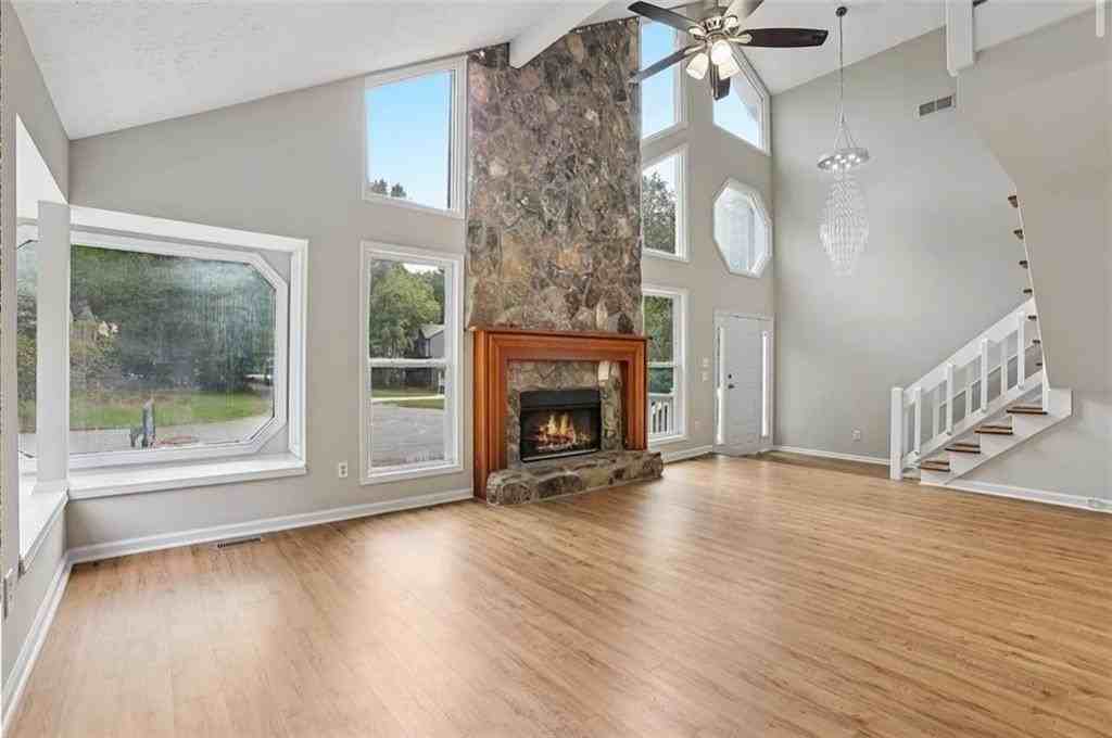 270 Saint Simons Cv - Photo 4 of 14