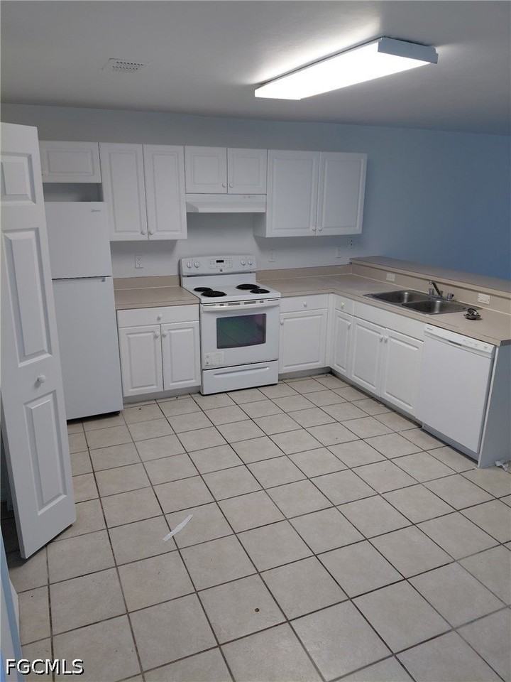 4551 26th St Sw - Photo 2 of 11