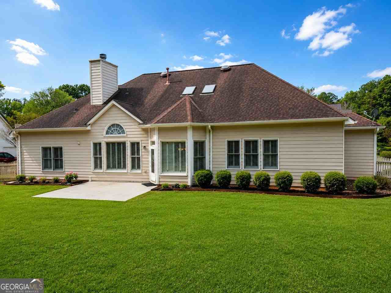 225 Lockmeade Way - Photo 3 of 38