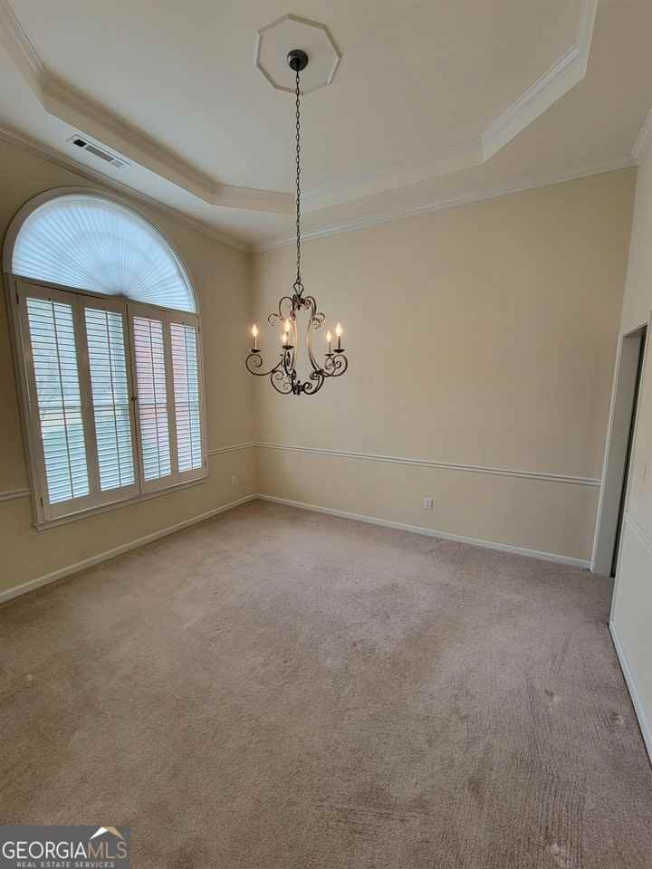 225 Lockmeade Way - Photo 4 of 38