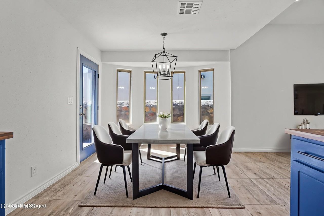12842 Osmotherley Ave - Photo 4 of 36