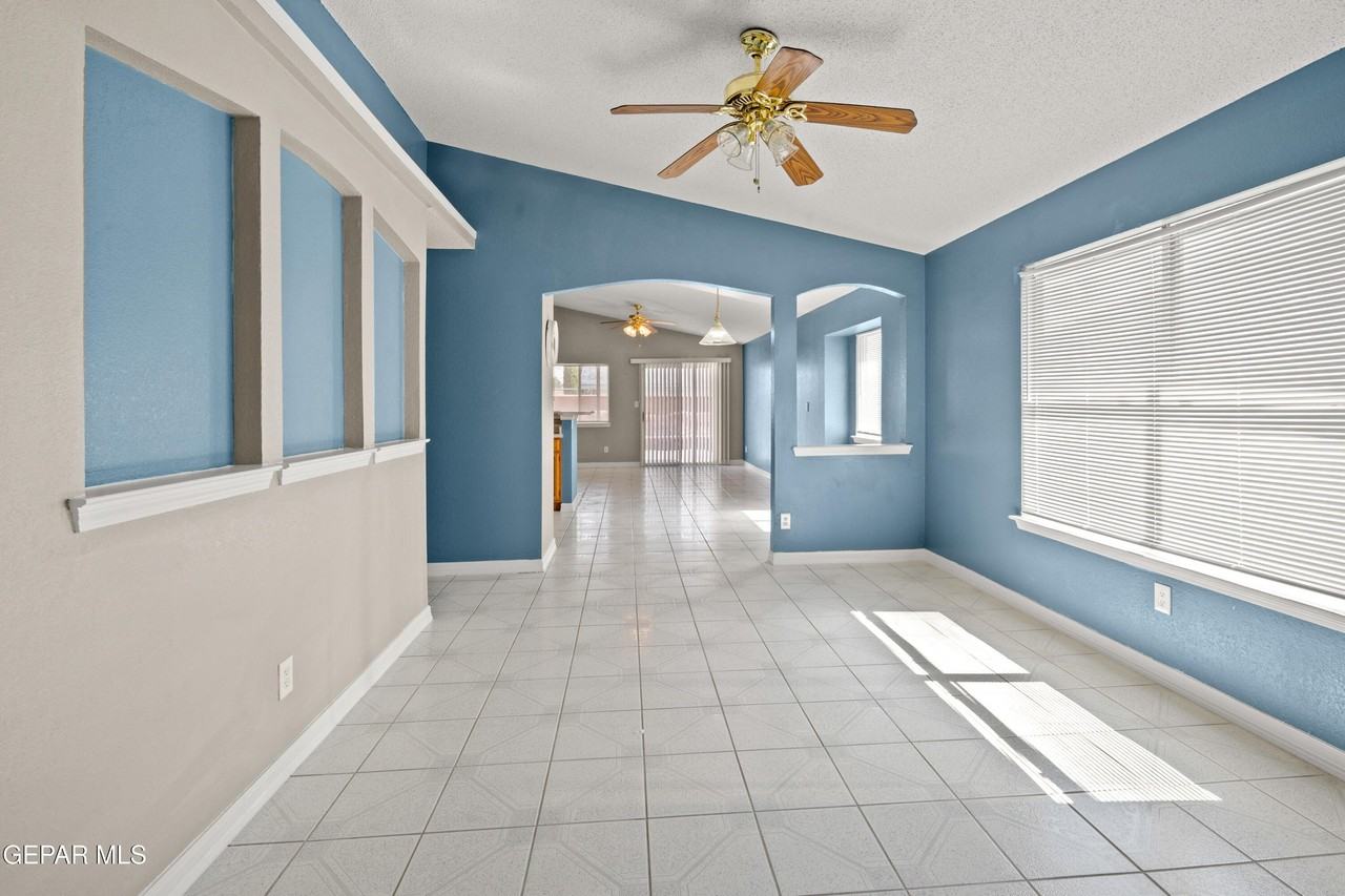 12491 Kari Anne Dr - Photo 3 of 25