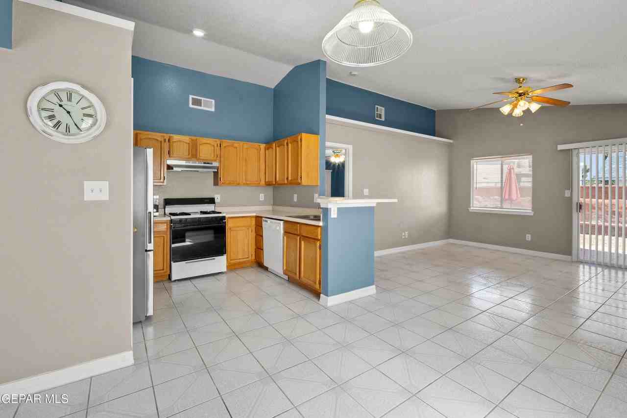 12491 Kari Anne Dr - Photo 5 of 25