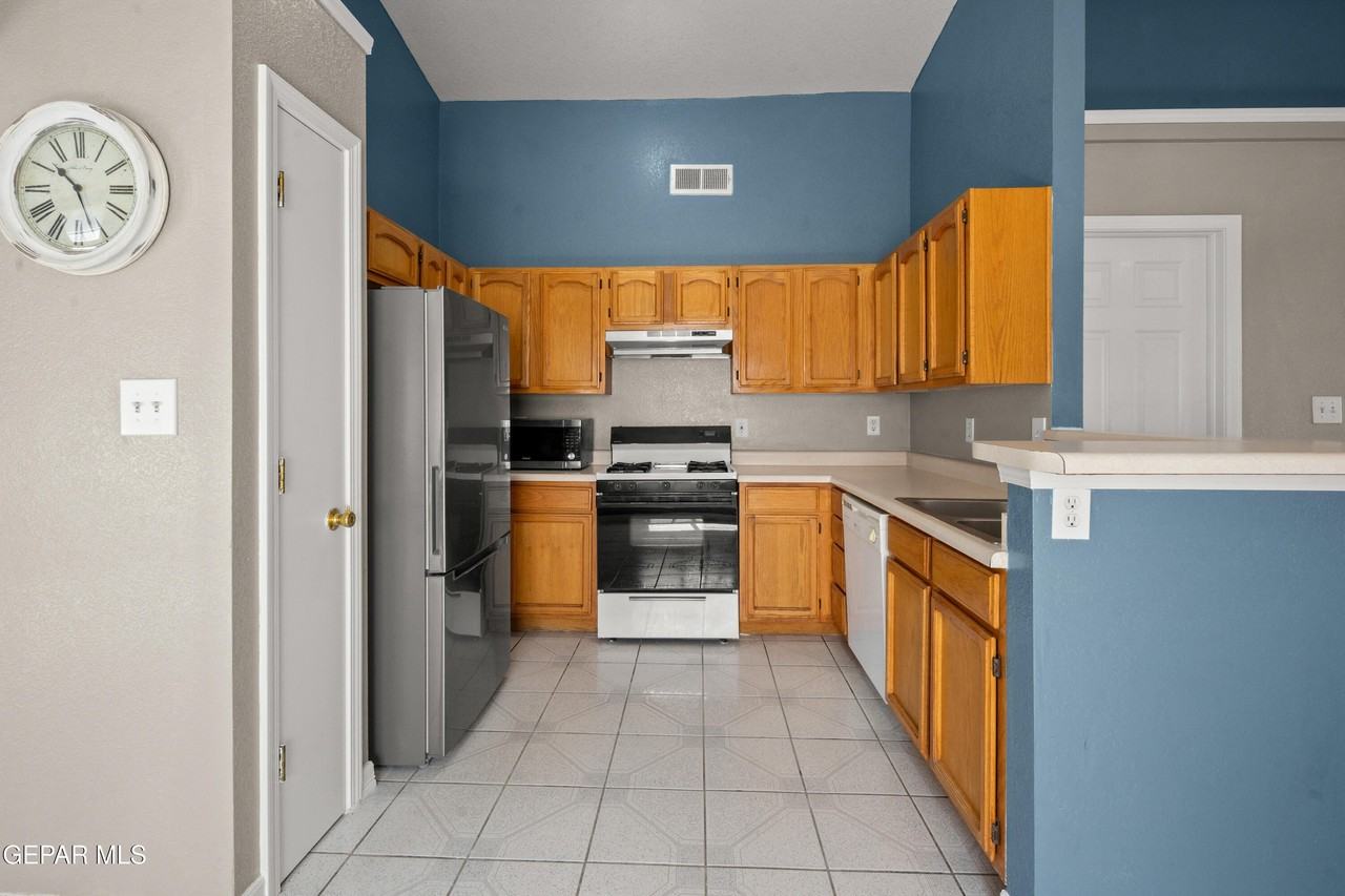 12491 Kari Anne Dr - Photo 6 of 25