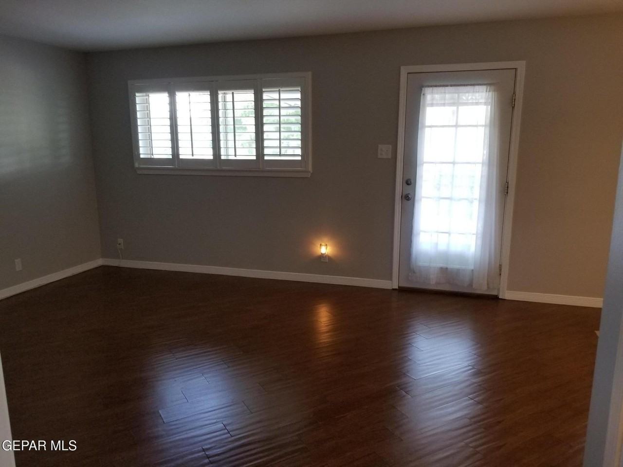 3301 Greenock St - Photo 2 of 36
