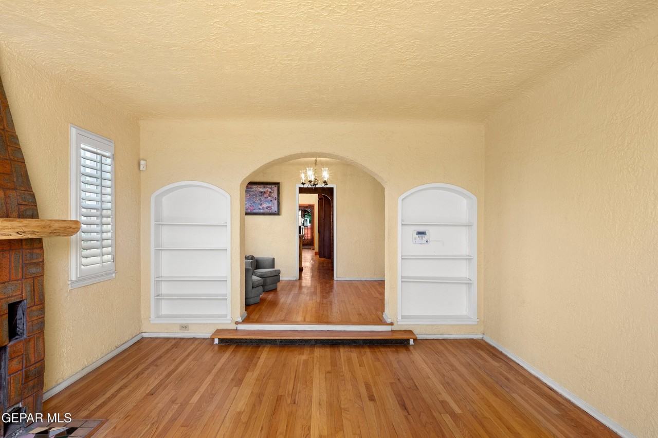 515 Gregory Ave - Photo 7 of 47