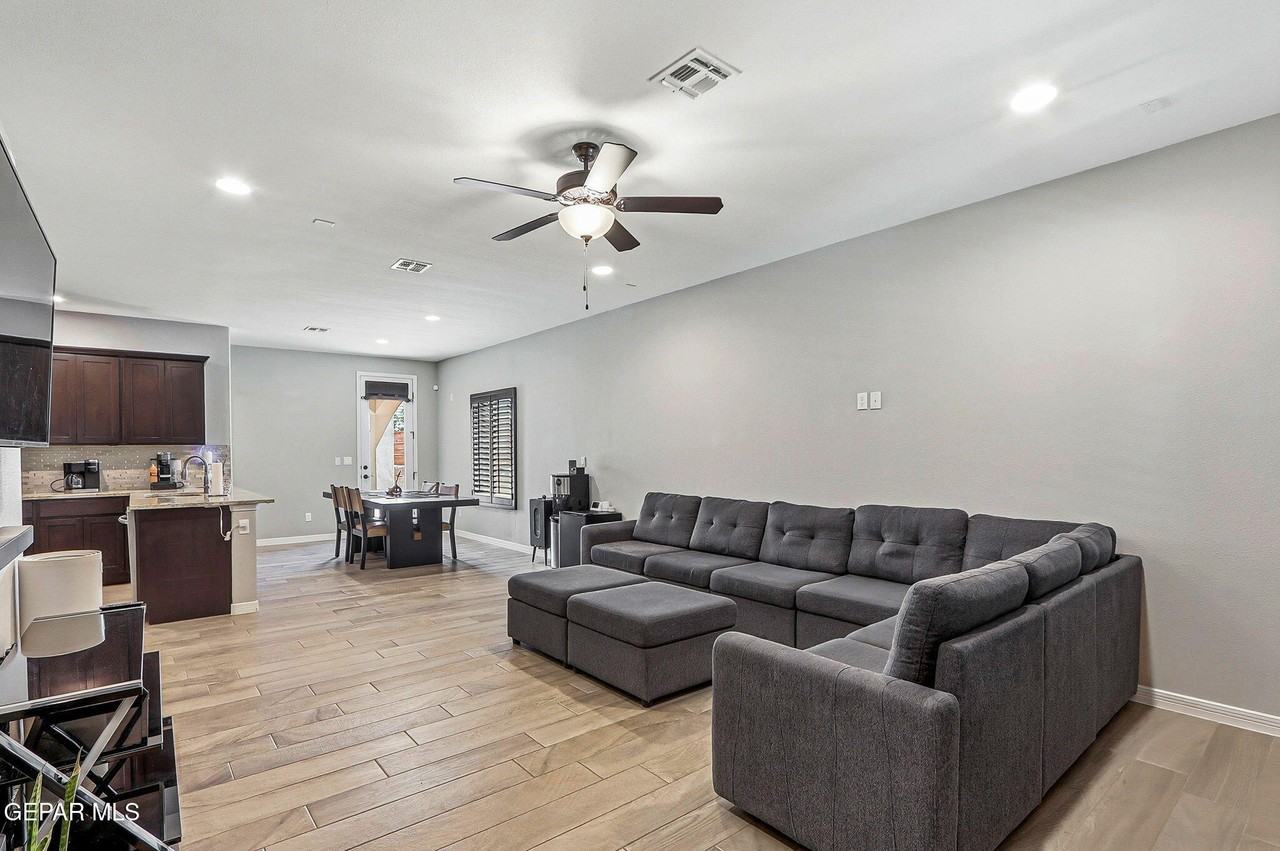 13741 Newton Ct - Photo 6 of 34