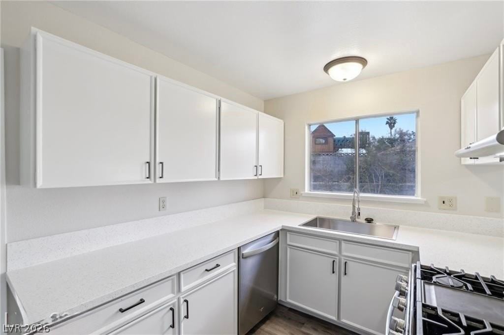 204 Breeze St - Photo 7 of 18